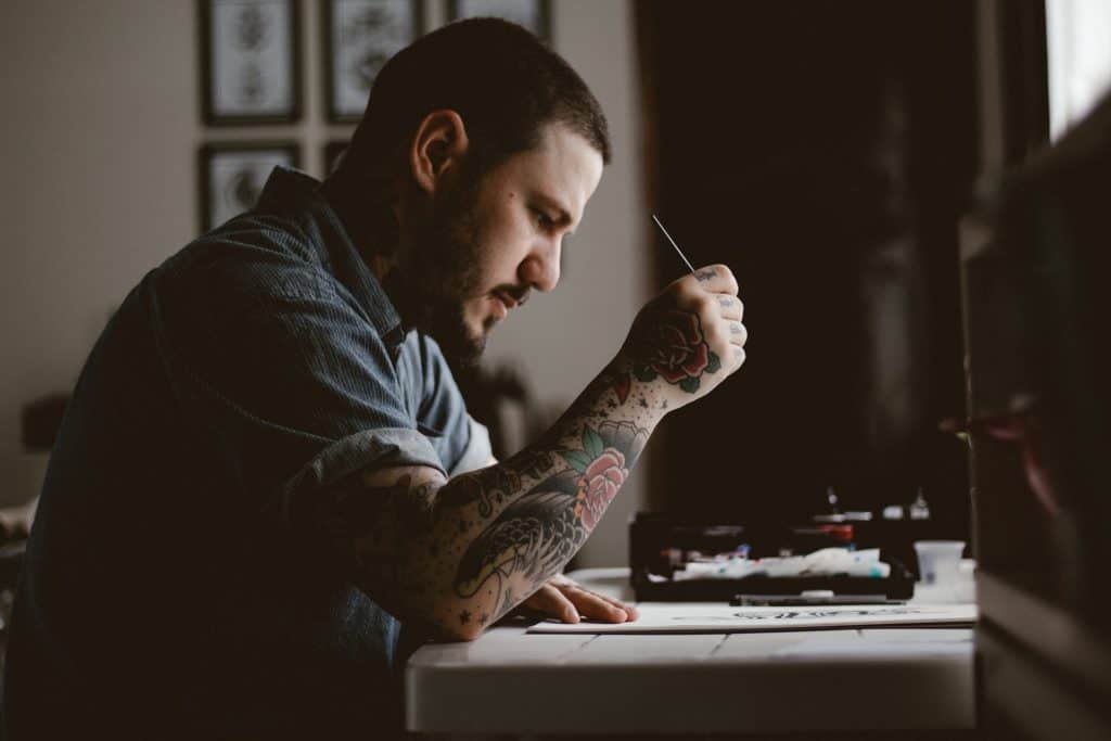 how to be a tattoo artist